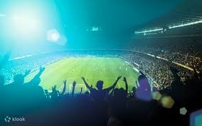 热火莱利围着科比雕像一顿拍 曾经的功勋教练也爱着湖人的孩子